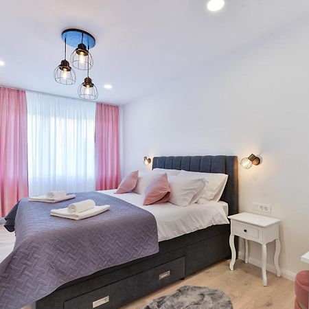 Zara Lumina Apartment Esterno foto